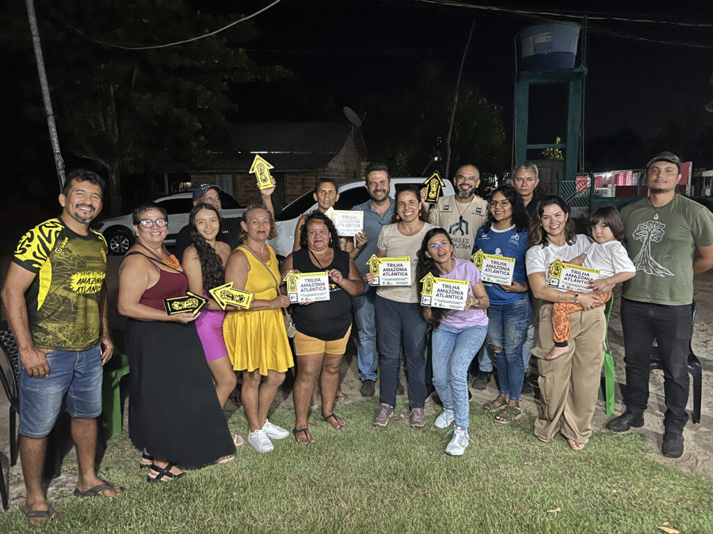 Participantes da roda de conversa no Quilombo do América, no trecho 5 da Trilha Amazônia Atlântica