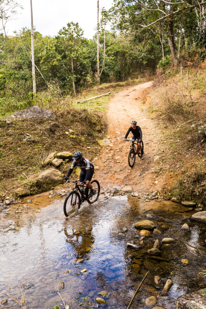 o cicloturismo proporciona um fluxo de visitação de baixo impacto